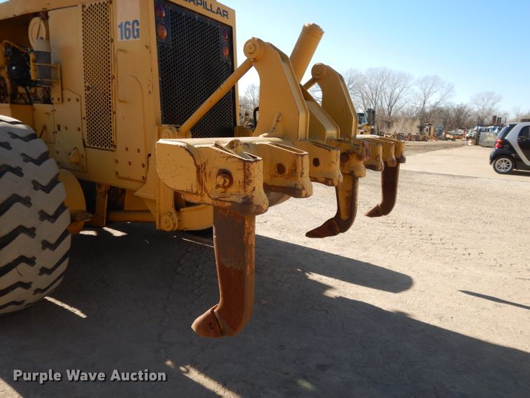 image for item DI8189 1989 Caterpillar 16G  motor grader