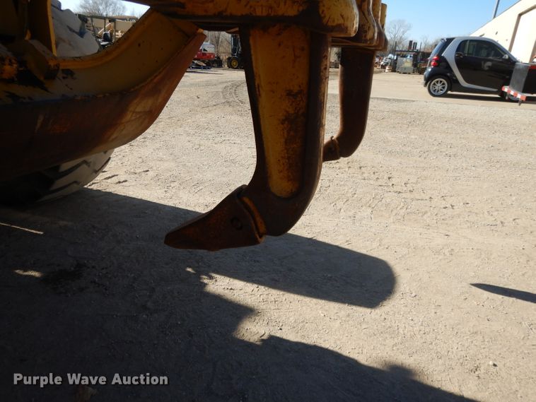 image for item DI8189 1989 Caterpillar 16G  motor grader