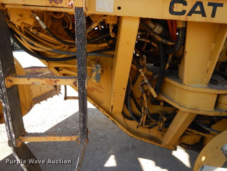 image for item DI8189 1989 Caterpillar 16G  motor grader