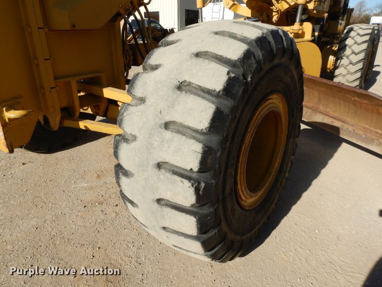 image for item DI8189 1989 Caterpillar 16G  motor grader