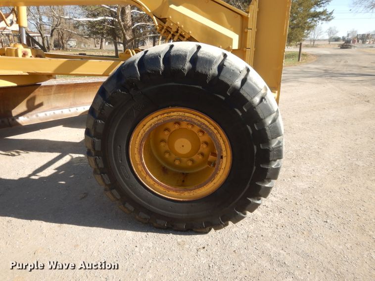 image for item DI8189 1989 Caterpillar 16G  motor grader