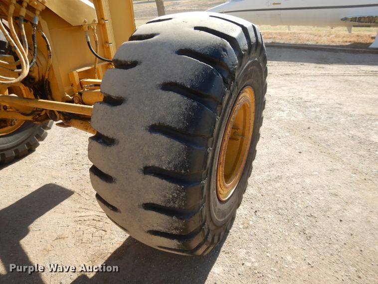 image for item DI8189 1989 Caterpillar 16G  motor grader