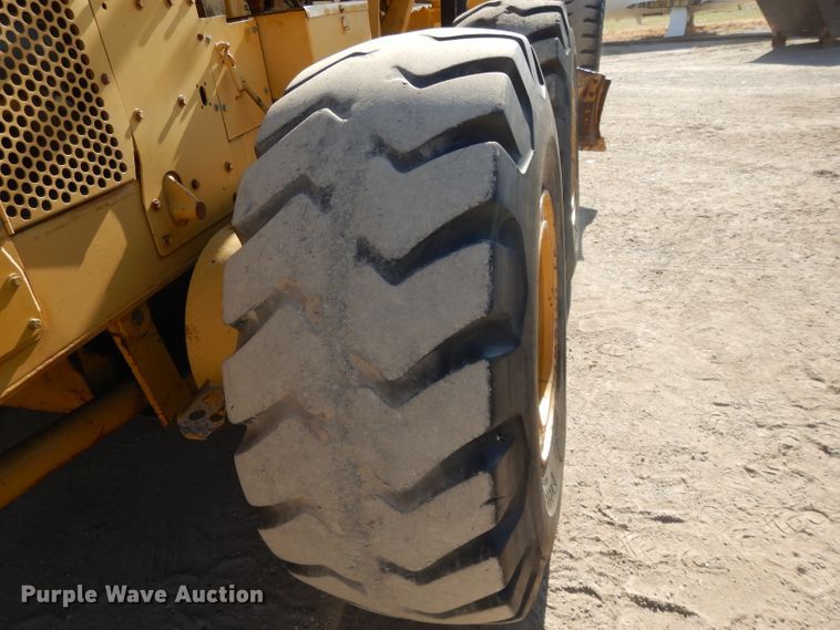 image for item DI8189 1989 Caterpillar 16G  motor grader