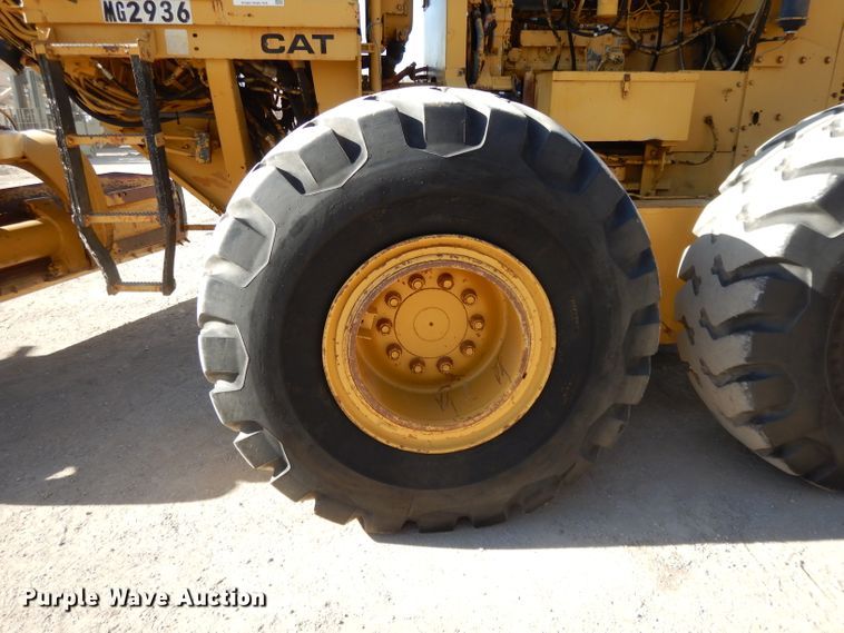 image for item DI8189 1989 Caterpillar 16G  motor grader