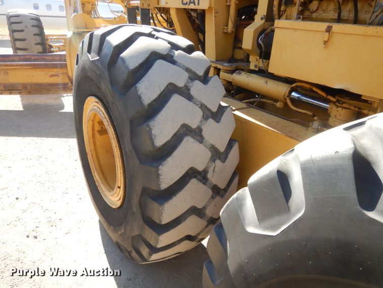 image for item DI8189 1989 Caterpillar 16G  motor grader