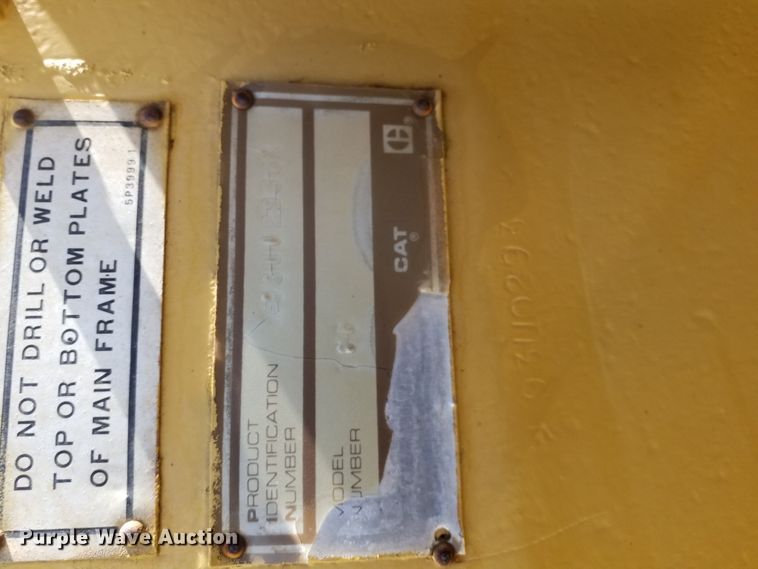 image for item DI8189 1989 Caterpillar 16G  motor grader