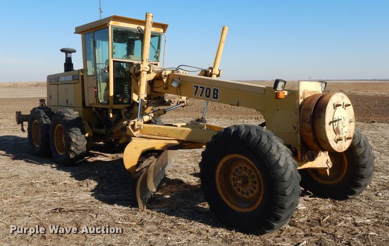 image for item DI8213 1997 John Deere 770B  motor grader