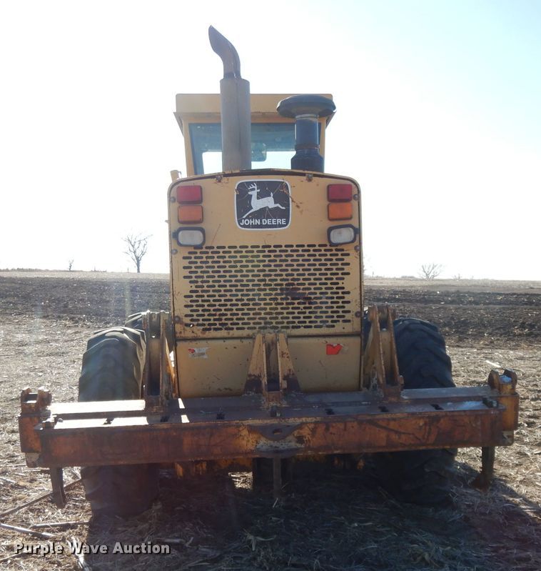 image for item DI8213 1997 John Deere 770B  motor grader