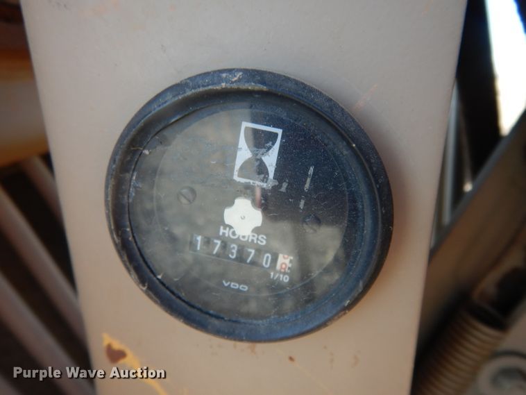 image for item DI8213 1997 John Deere 770B  motor grader