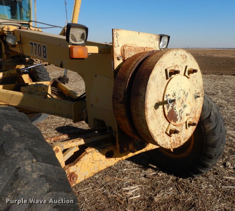 image for item DI8213 1997 John Deere 770B  motor grader