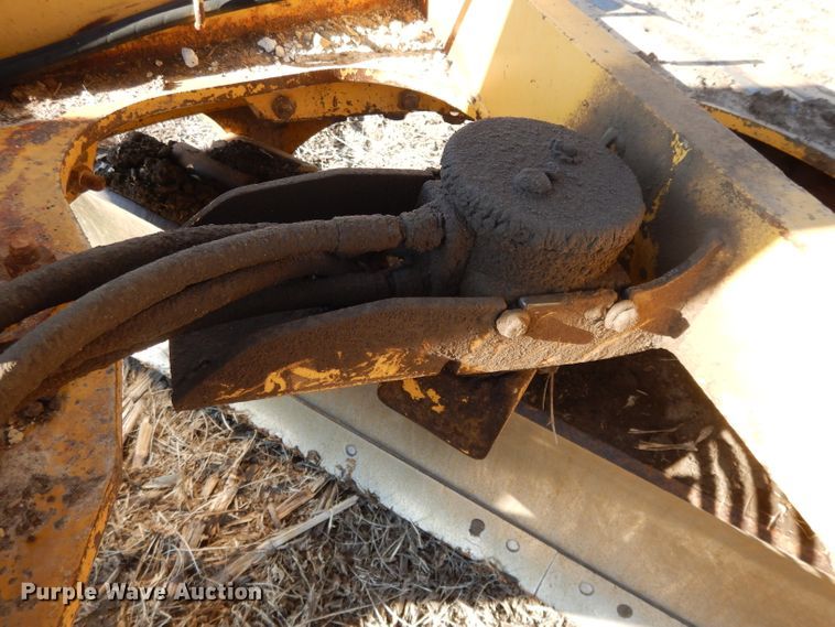 image for item DI8213 1997 John Deere 770B  motor grader