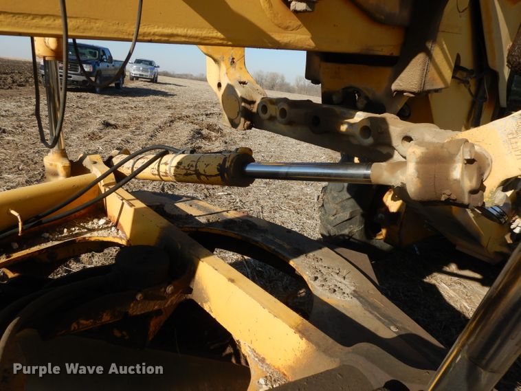 image for item DI8213 1997 John Deere 770B  motor grader