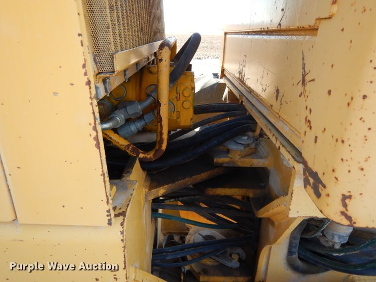 image for item DI8213 1997 John Deere 770B  motor grader