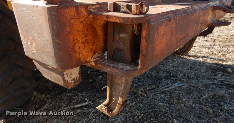 image for item DI8213 1997 John Deere 770B  motor grader