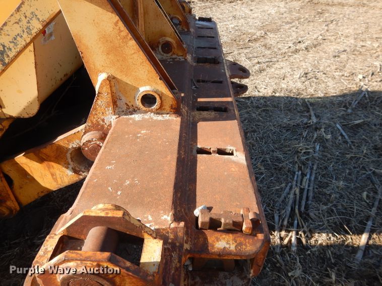 image for item DI8213 1997 John Deere 770B  motor grader