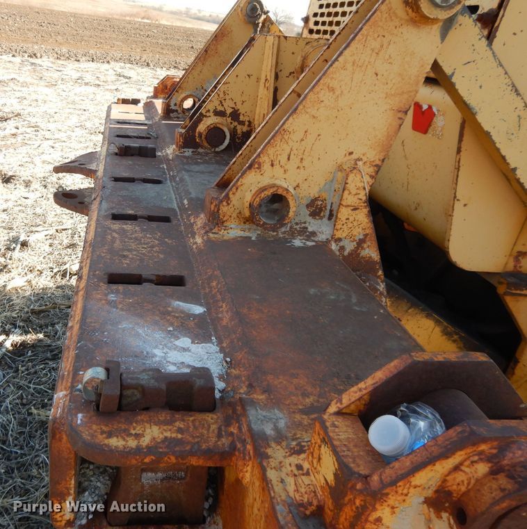 image for item DI8213 1997 John Deere 770B  motor grader