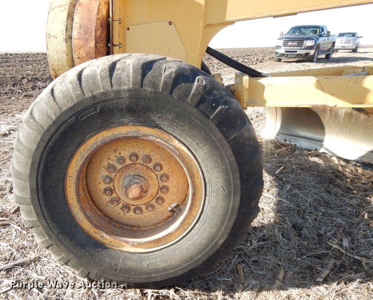 image for item DI8213 1997 John Deere 770B  motor grader