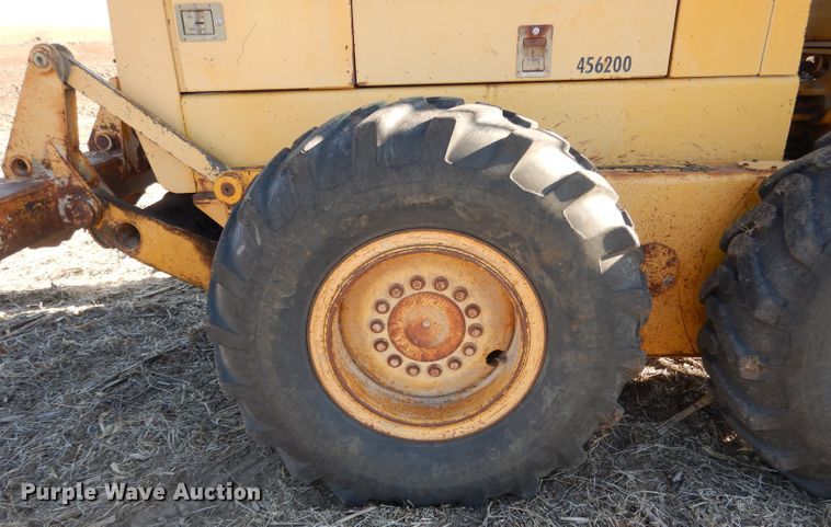 image for item DI8213 1997 John Deere 770B  motor grader