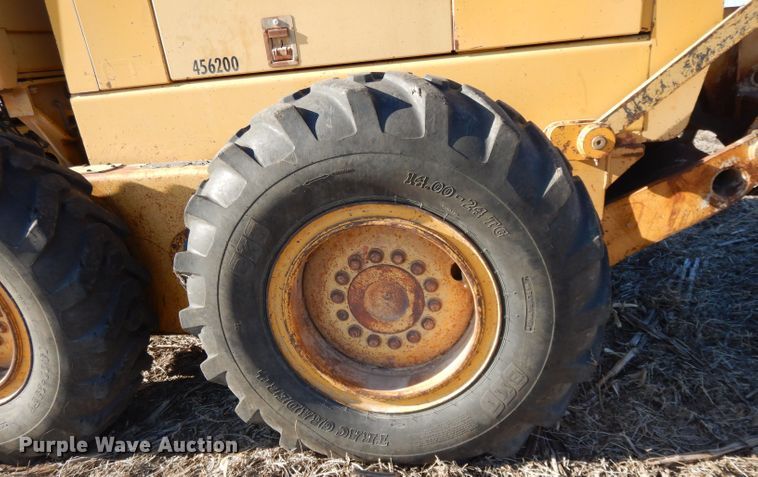 image for item DI8213 1997 John Deere 770B  motor grader