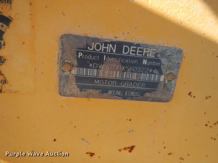 image for item DI8213 1997 John Deere 770B  motor grader