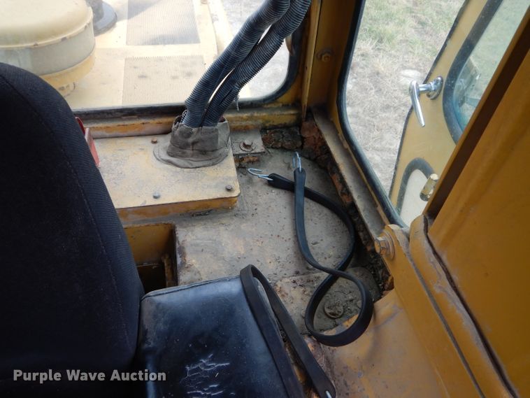 image for item DI8396 1990 Caterpillar 973  track loader