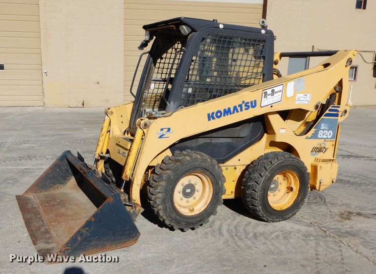 04 Komatsu Sk0 Skid Steer Loader In Kansas City Ks Item Di8428 Sold Purple Wave