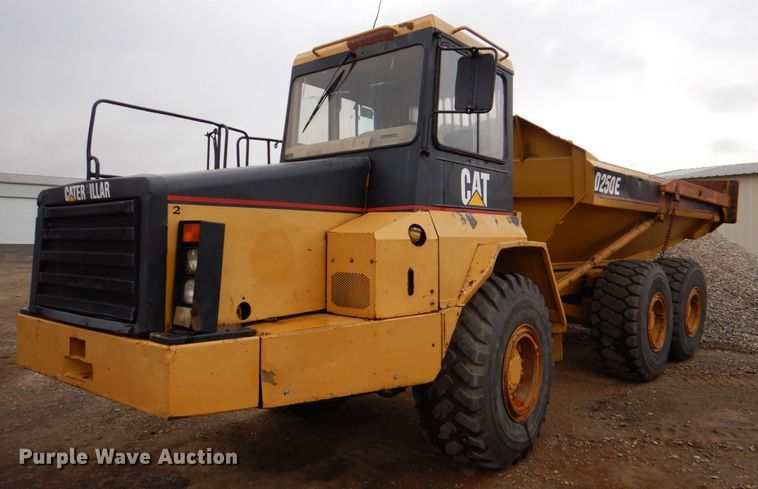 image for item DJ0281 1995 Caterpillar D250E  haul truck