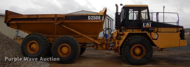 image for item DJ0281 1995 Caterpillar D250E  haul truck