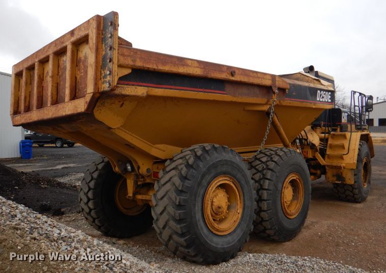 image for item DJ0281 1995 Caterpillar D250E  haul truck