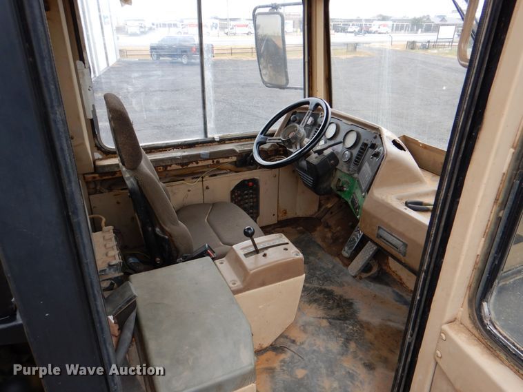 image for item DJ0281 1995 Caterpillar D250E  haul truck