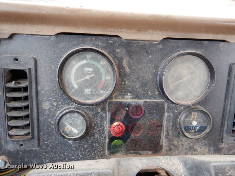 image for item DJ0281 1995 Caterpillar D250E  haul truck