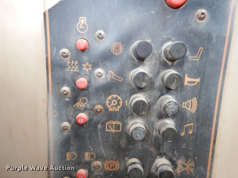 image for item DJ0281 1995 Caterpillar D250E  haul truck