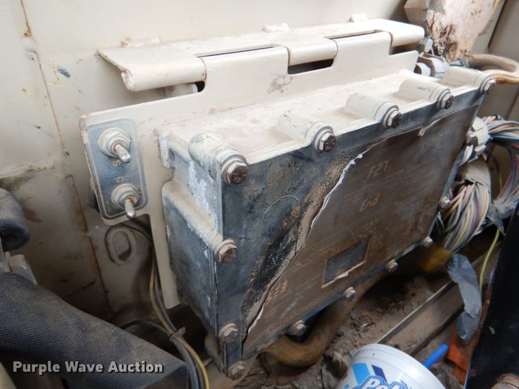 image for item DJ0281 1995 Caterpillar D250E  haul truck