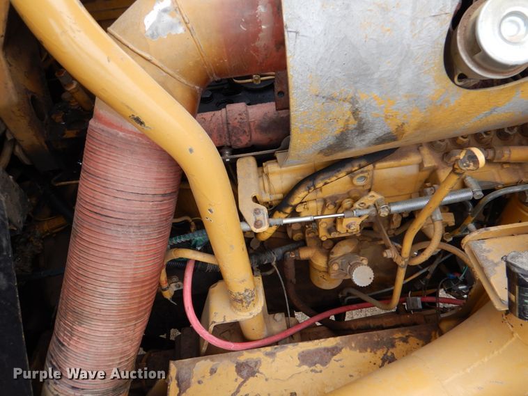 image for item DJ0281 1995 Caterpillar D250E  haul truck