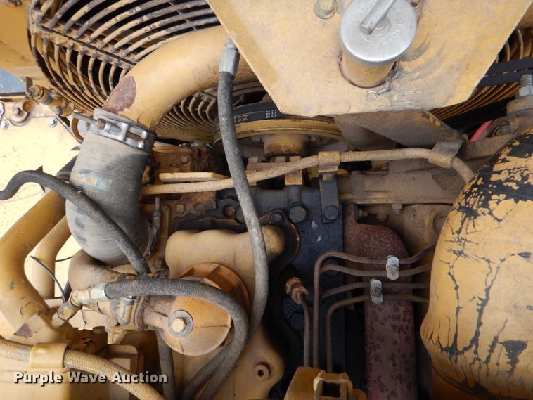 image for item DJ0281 1995 Caterpillar D250E  haul truck