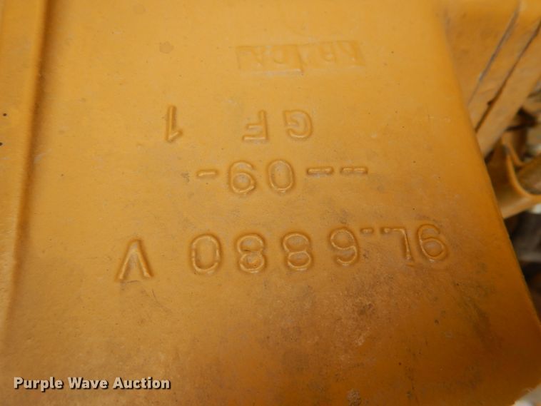 image for item DJ0281 1995 Caterpillar D250E  haul truck