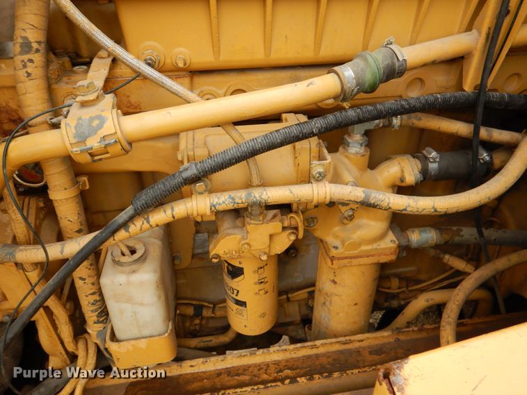 image for item DJ0281 1995 Caterpillar D250E  haul truck