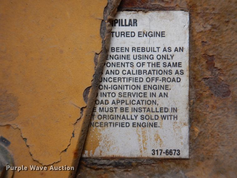 image for item DJ0281 1995 Caterpillar D250E  haul truck