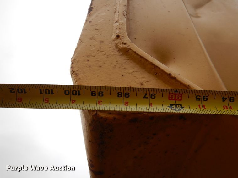 image for item DJ0281 1995 Caterpillar D250E  haul truck