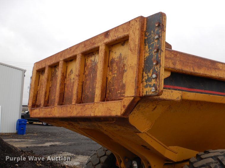 image for item DJ0281 1995 Caterpillar D250E  haul truck