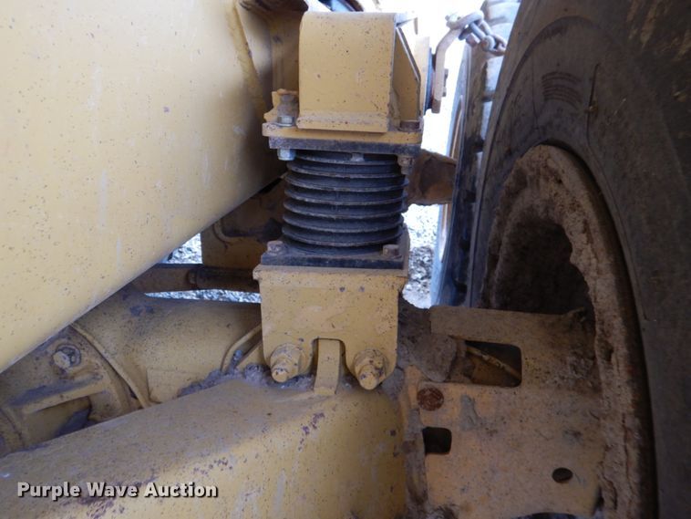 image for item DJ0281 1995 Caterpillar D250E  haul truck