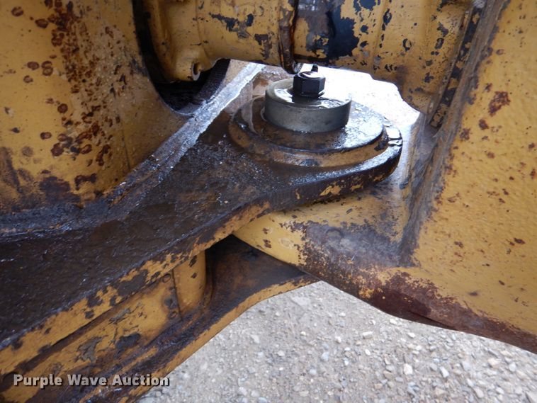 image for item DJ0281 1995 Caterpillar D250E  haul truck