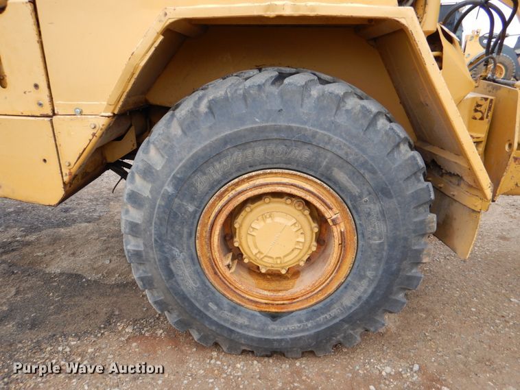 image for item DJ0281 1995 Caterpillar D250E  haul truck