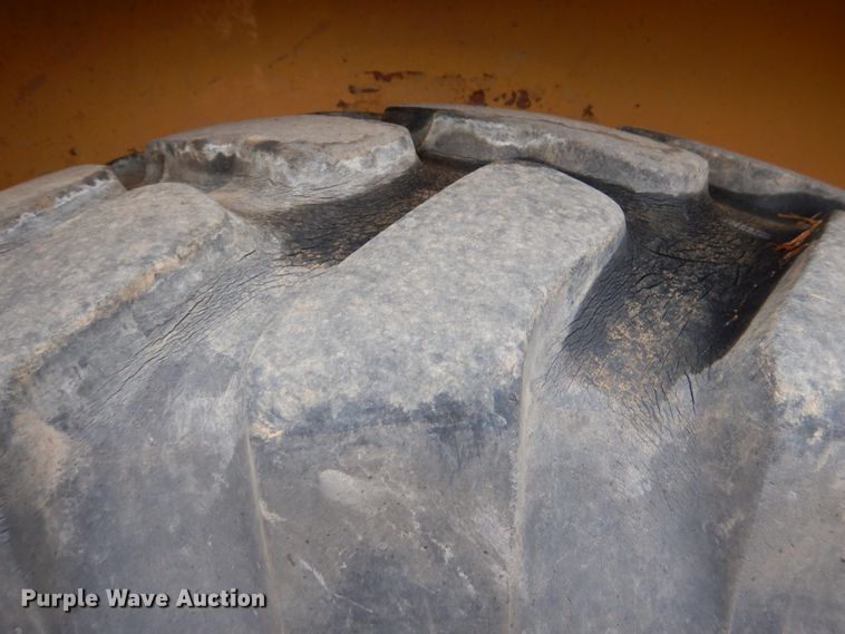 image for item DJ0281 1995 Caterpillar D250E  haul truck