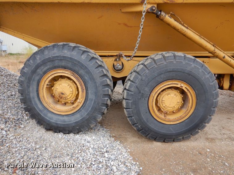 image for item DJ0281 1995 Caterpillar D250E  haul truck