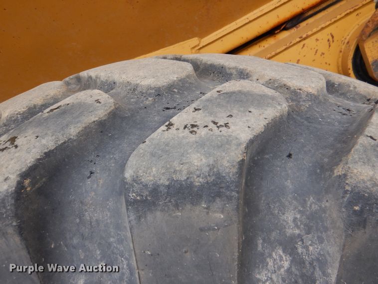 image for item DJ0281 1995 Caterpillar D250E  haul truck