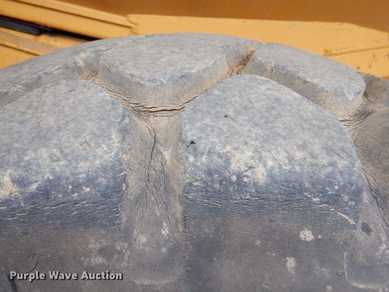 image for item DJ0281 1995 Caterpillar D250E  haul truck