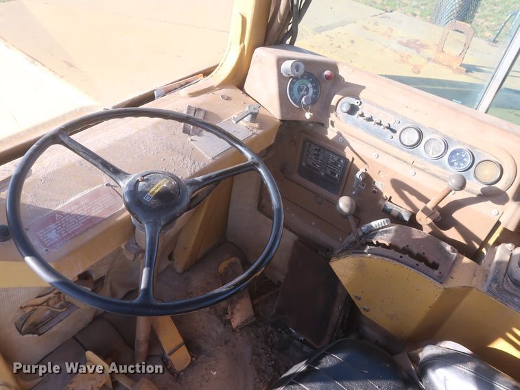 image for item DJ1820 1983 Caterpillar 615  elevating scraper