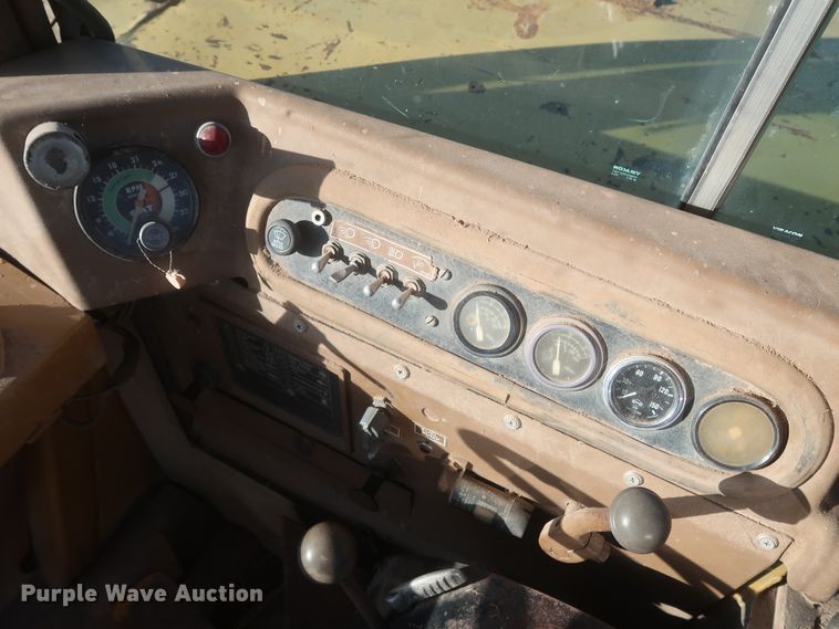 image for item DJ1820 1983 Caterpillar 615  elevating scraper