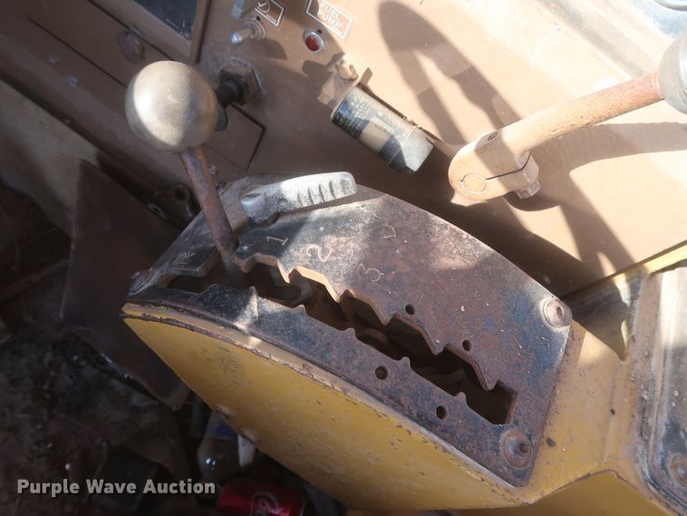 image for item DJ1820 1983 Caterpillar 615  elevating scraper